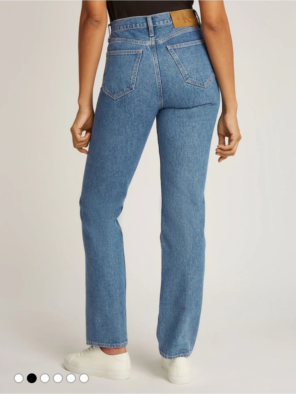 Calvin Klein Jeans Women's Straight Leg Jeans in Medium Blue